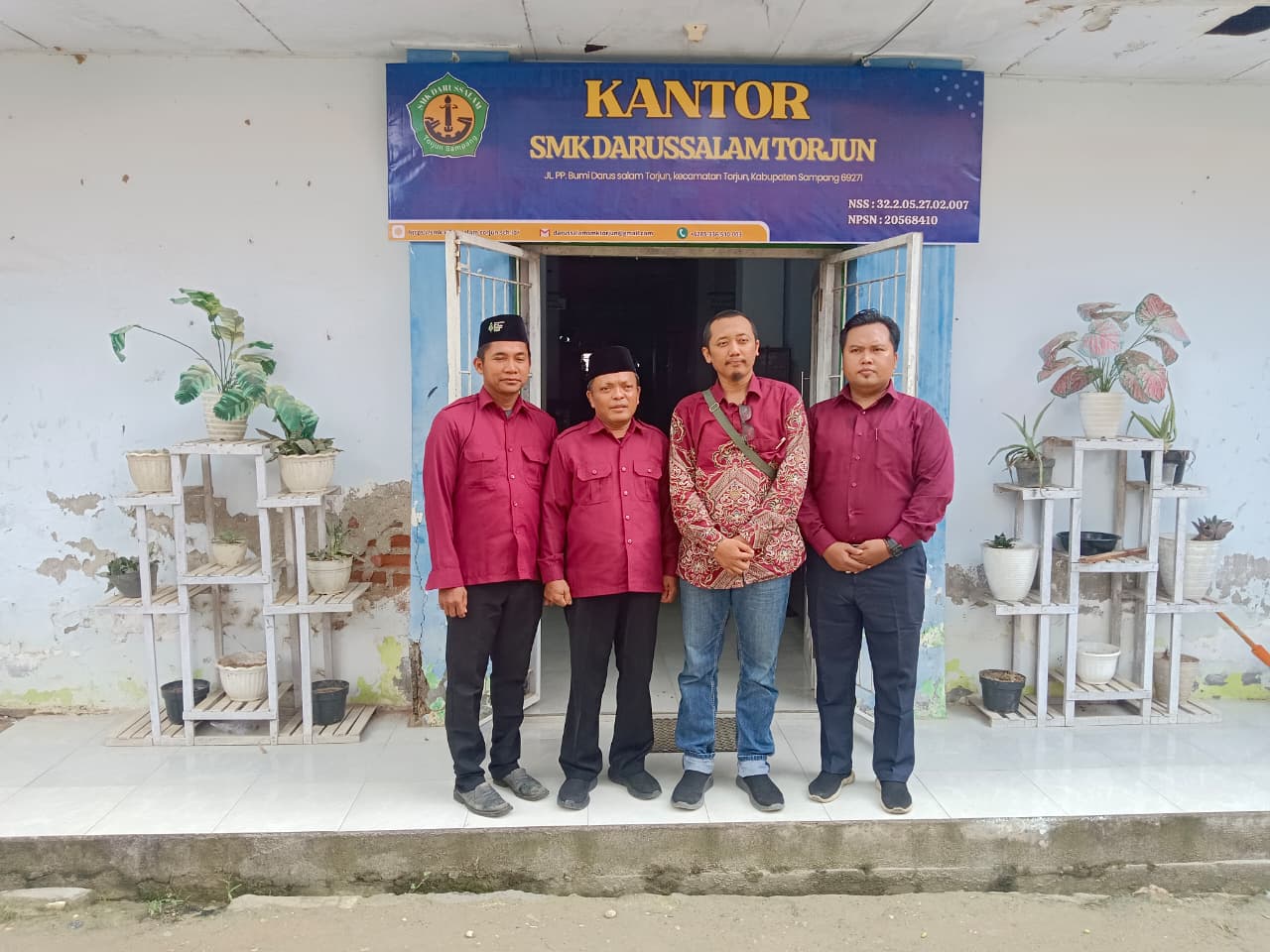 Foto bersama pengawas Dinas pendidikan Provinsi Jawa Timur